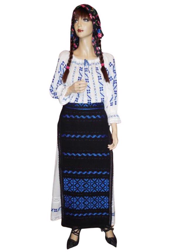 Costum popular femei 00024
