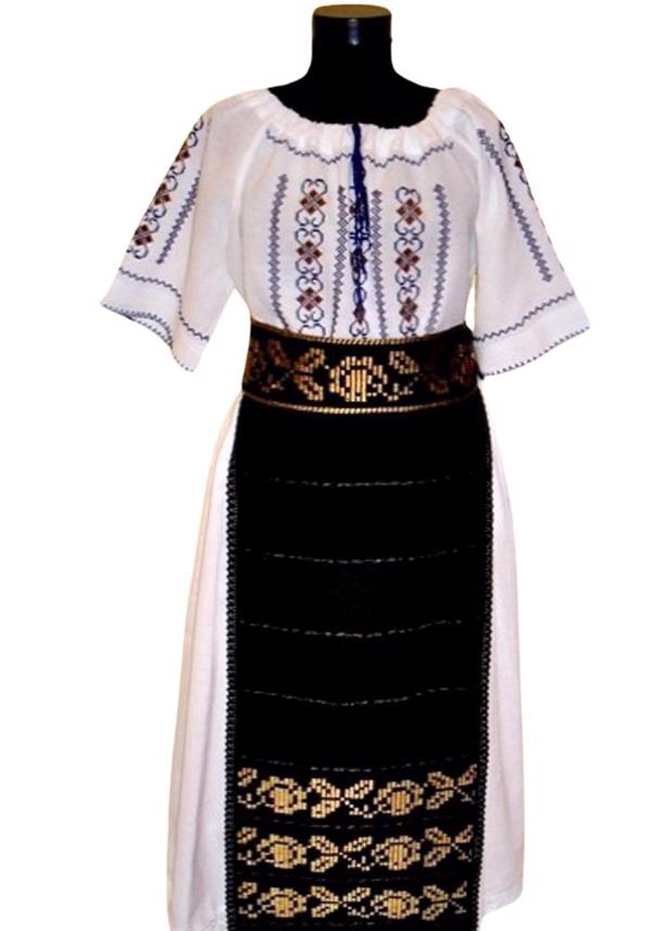Costum Popular Sanziana