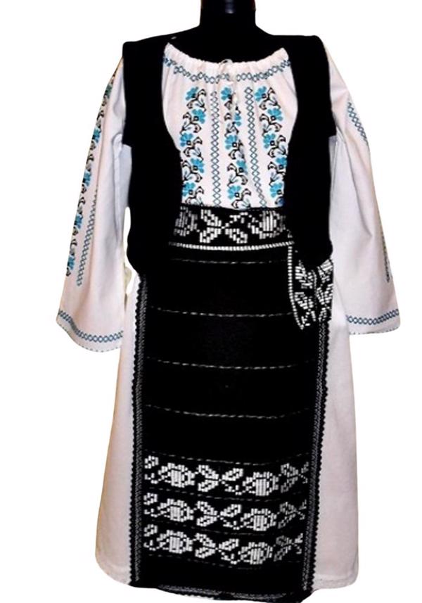 Costum Popular Sara