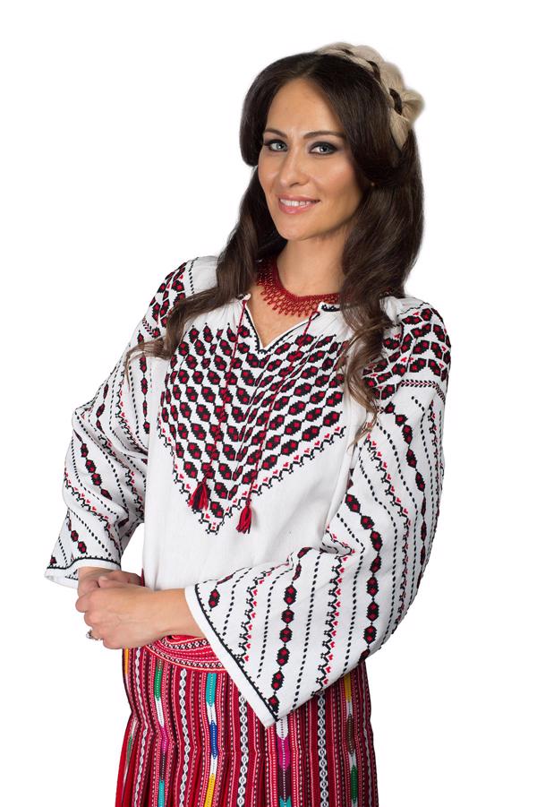 Ie Traditionala Alexandra