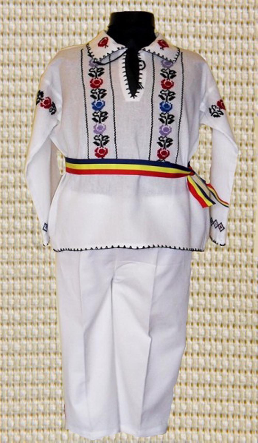 Costum Popular Gigel